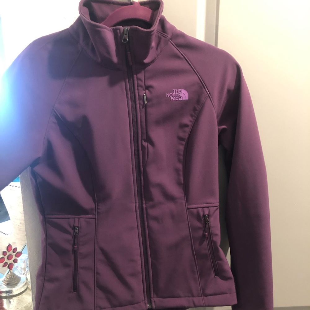 North face - Picture 2 of 5
